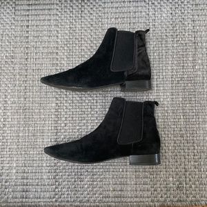 Zara Black Tapered Chelsea Ankle Boots (Women's Size 9)